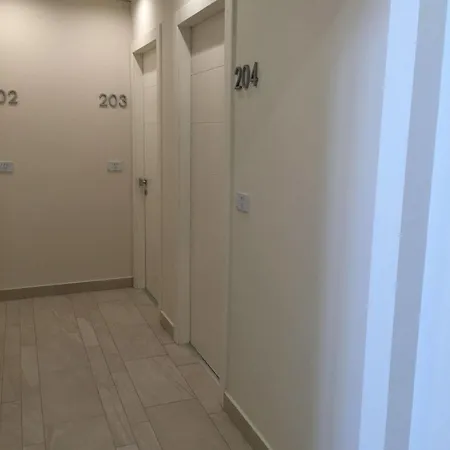 Little 3* ريميني